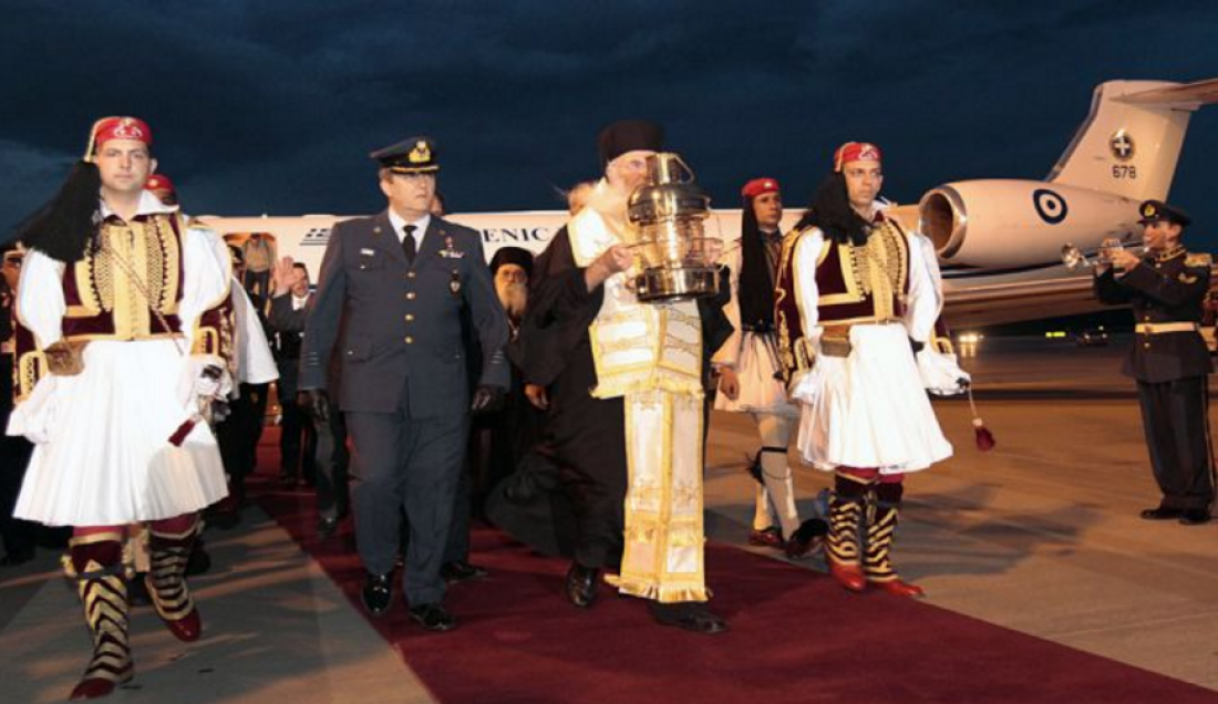 Η μπάλα στην εξέδρα με Άγιο Φως και «τοκογλύφο» Μακρυγιάννη