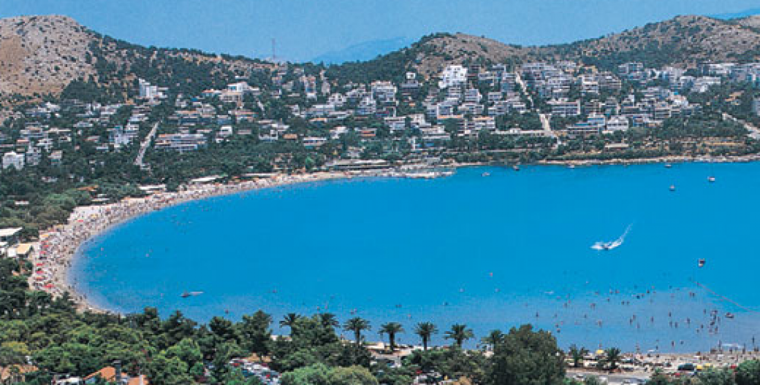 Συνελήφθη 19χρονος Αλγερινός για κλοπές από λουόμενους σε παραλίες της Βουλιαγμένης
