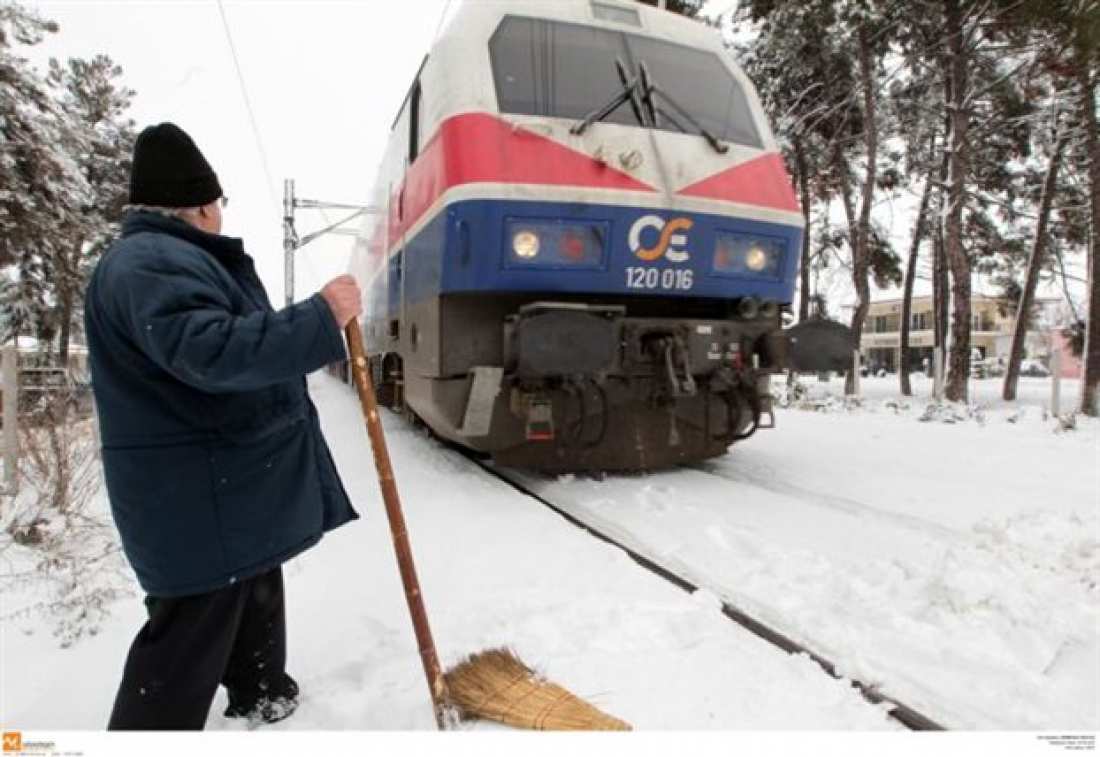 Αναστέλλονται δρομολόγια τρένων στο σιδηροδρομικό άξονα Αθήνα-Θεσσαλονίκη λόγω της σφοδρής κακοκαιρίας