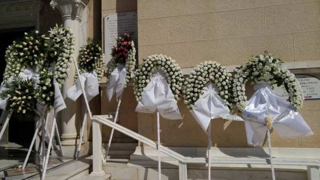 Θρήνος και σπαραγμός στην κηδεία της κόρης του Ν. Νικολόπουλου (φωτο)