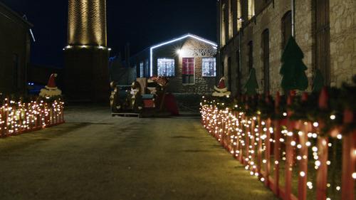  Το χριστουγεννιάτικο σκηνικό στήνεται στο βιομηχανικό συγκρότημα Τζίβρε, που και φέτος θα φιλοξενήσει τους αγαπημένους ήρωες των παραμυθιών 
