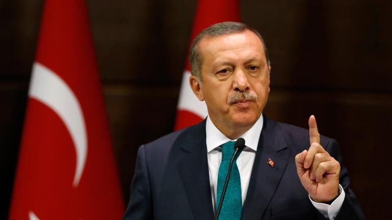 Ο Ερντογάν καλεί τις ΗΠΑ να απελευθερώσουν μαζί και όχι με τους Κούρδους τη Ράκα