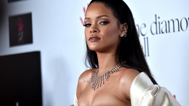 Rihanna: Δυνατό comeback με κορμάρα!  (ΦΩΤΟ)