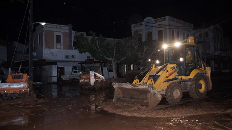 LIVE BLOGGING - Κακοκαιρία Ευρυδίκη: Εκατόμβη νεκρών από τις φονικές πλημμύρες σε Μάνδρα, Μαγούλα, Νέα Πέραμο