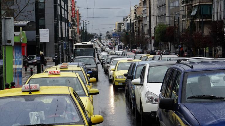Κυκλοφοριακό... κομφούζιο στους δρόμους της Αθήνας – Ποιους δρόμους να αποφύγετε (ΦΩΤΟ)