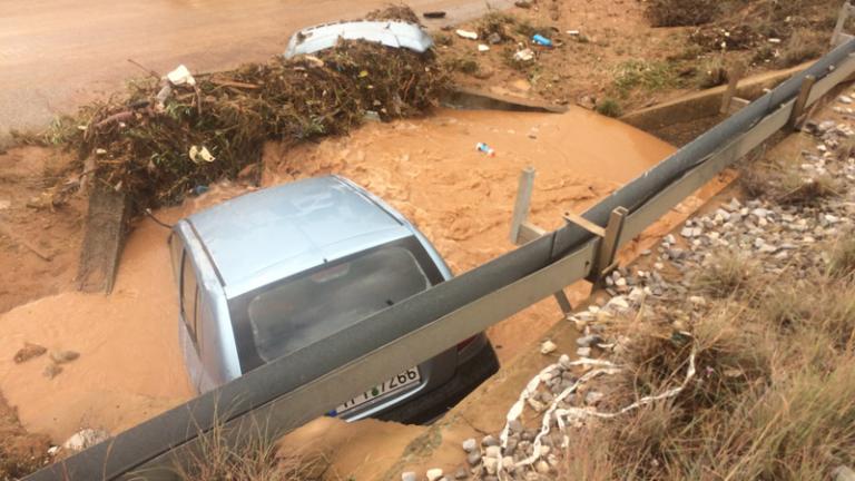 Κακοκαιρία Ευρυδίκη: Δύο νεκροί στη Μάνδρα από τις φονικές πλημμύρες - Πνίγηκαν Νέα Πέραμος και Μάνδρα