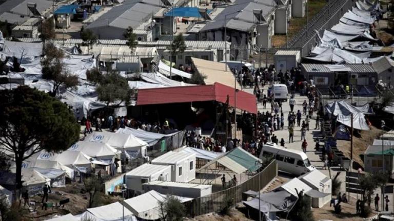 Στις ελληνικές αρχές ρίχνει την ευθύνη η ΕΕ για την κατάσταση στα hotspot 