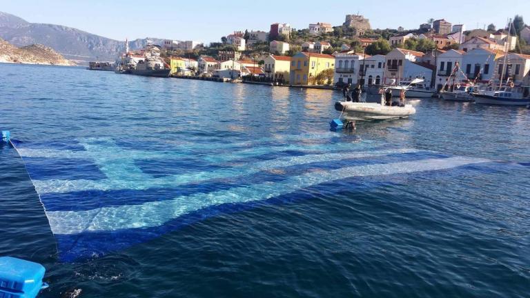 Καστελόριζο: η μεγαλύτερη υποβρύχια ελληνική σημαία στα χρονικά!