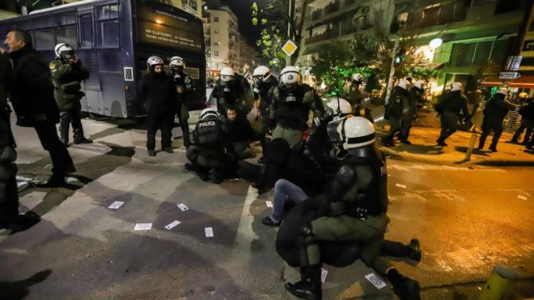 Θεσσαλονίκη: Πέντε συλλήψεις για τα επεισόδια στην πορεία με αφορμή τον εμπρησμό της κατάληψης «Libertatia» 