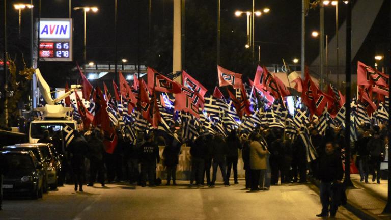 Συλλαλητήριο Αθήνα: Αντιφασιστική πορεία και Χρυσή Αυγή ταυτόχρονα στους δρόμους (ΦΩΤΟ)