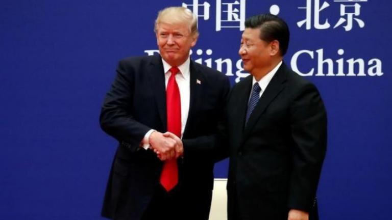 Ο Τραμπ επαινεί τον «ισόβιο» πρόεδρο της Κίνας Σι Τζινπίνγκ