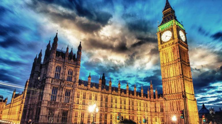 Συναγερμός στο βρετανικό κοινοβούλιο: Εντοπίστηκε ύποπτο δέμα