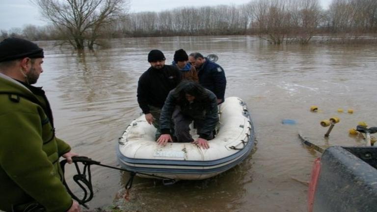 Έβρος: Αυτοκίνητο «φορτωμένο» με μετανάστες έπεσε στον Ποταμό