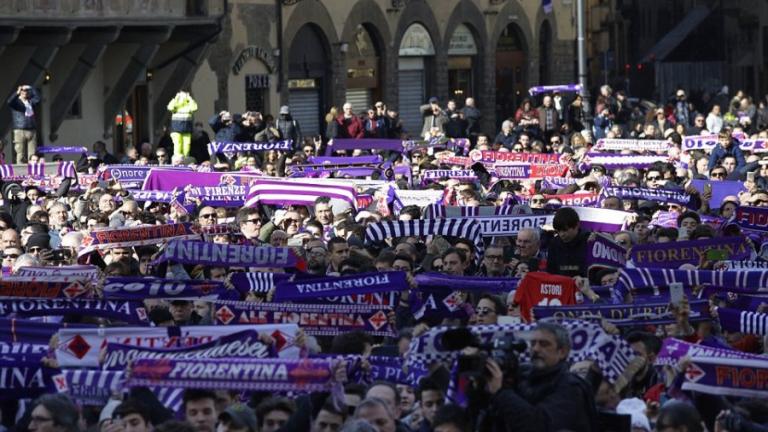 Serie A: Απίστευτες στιγμές στην κηδεία του Νταβίντε Αστόρι (ΒΙΝΤΕΟ & ΦΩΤΟ)