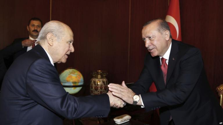 «Οι λόγοι που οδηγούν την Τουρκία σε πρόωρες εκλογές» 
