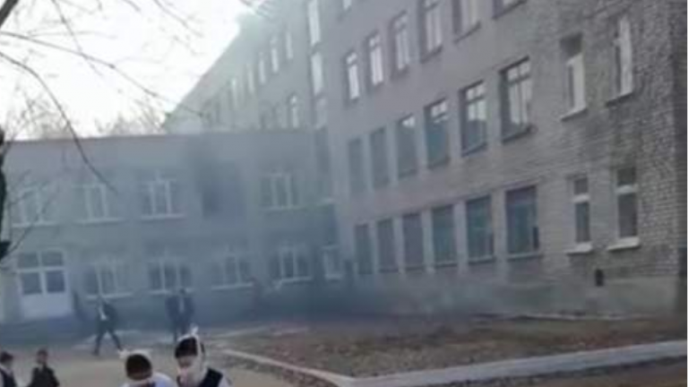 Ρωσία: Έφηβος ναζί μαχαίρωσε δασκάλα και της έβαλε φωτιά