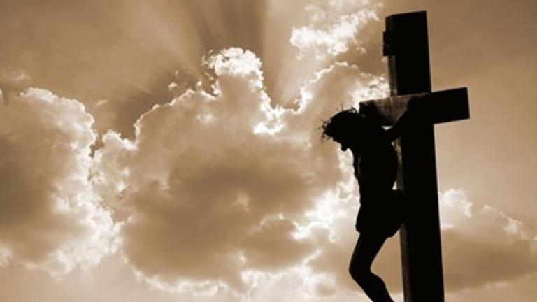 Απόλυτο πένθος για την Χριστιανοσύνη-Κλαίει και ο ουρανός για την Σταύρωση του Χριστού