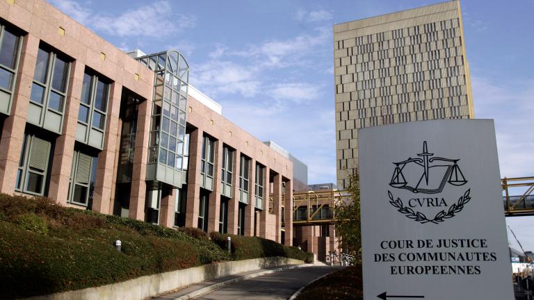Ευρωπαϊκό Δικαστήριο: Το δικαίωμα στην επικοινωνία με τα παιδιά μετά το διαζύγιο αφορά και τους παππούδες 