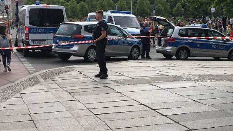 Ένας άνδρας έπεσε νεκρός από αστυνομικά πυρά στον Καθεδρικό ναό του Βερολίνου (ΒΙΝΤΕΟ)