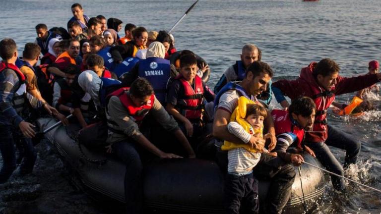 “Παζάρια” για το ποιος θα πάρει 450 μετανάστες που βρίσκονται σε πλοία στη Μεσόγειο