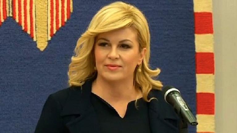 Ένας επιπλέον λόγος για να δούμε το Μουντιάλ: Η πανέμορφη Πρόεδρος της Κροατίας, Κολίντα Γκράμπαρ Κιτάροβιτς! (ΦΩΤΟ)
