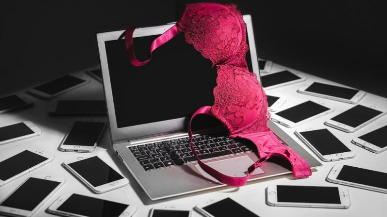 "Sextortion": Ο ηλεκτρονικός σεξουαλικός εκβιασμός είναι εδώ - Η Διεύθυνση Δίωξης Ηλεκτρονικού Εγκλήματος προειδοποιεί