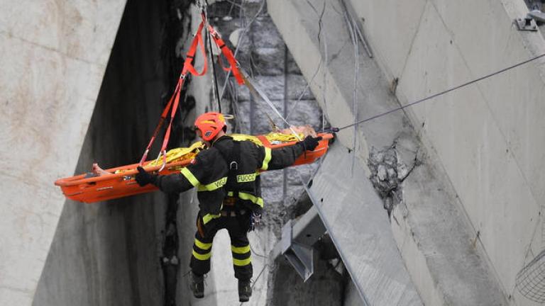 Έφθασαν τους 40 οι νεκροί από την κατάρρευση της γέφυρας στη Γένοβα