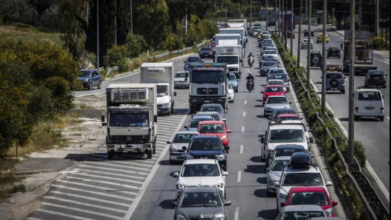 Μετ' εμποδίων η κίνηση των οχημάτων στην Εθνική Οδό Αθηνών - Λαμίας 