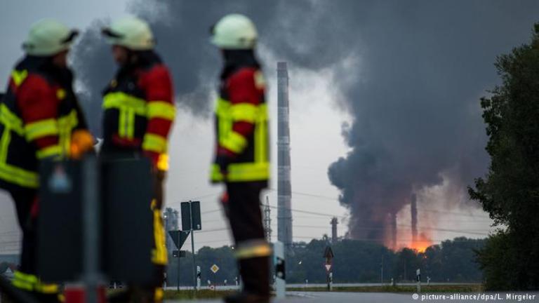 Γερμανία: Οκτώ τραυματίες από την πυρκαγιά σε διυλιστήριο