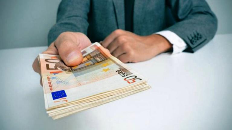 Δάνεια έως 25.000 ευρώ χωρίς εμπράγματες εξασφαλίσεις και με διάρκεια αποπληρωμής έως 10 χρόνια υπόσχεται η κυβέρνηση