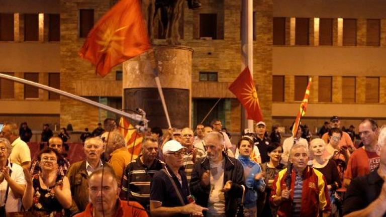 Πρωτόγνωρες καταστάσεις στα Σκόπια με καταγγελίες για δωροδοκίες βουλευτών κι ενώ η συζήτηση για την Συνταγματική Αναθεώρηση, έχει ήδη καθυστερήσει αδικαιολόγητα