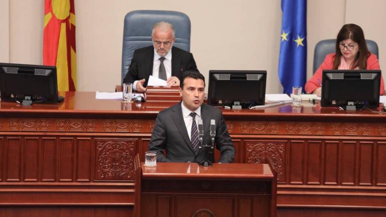 Στενεύουν τα όρια και οι επιλογές για τον Ζάεφ παρά την πίεση των ΗΠΑ προς το VMRO