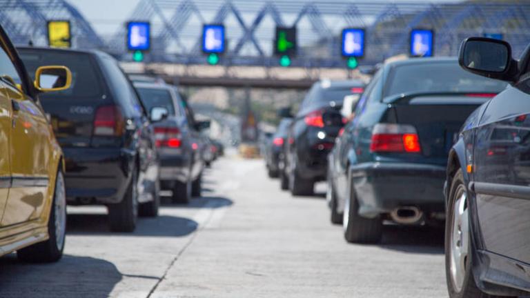 Κυκλοφοριακά προβλήματα στους δρόμους - Κομφούζιο στην Αττική Οδό - Δείτε Live την κίνηση