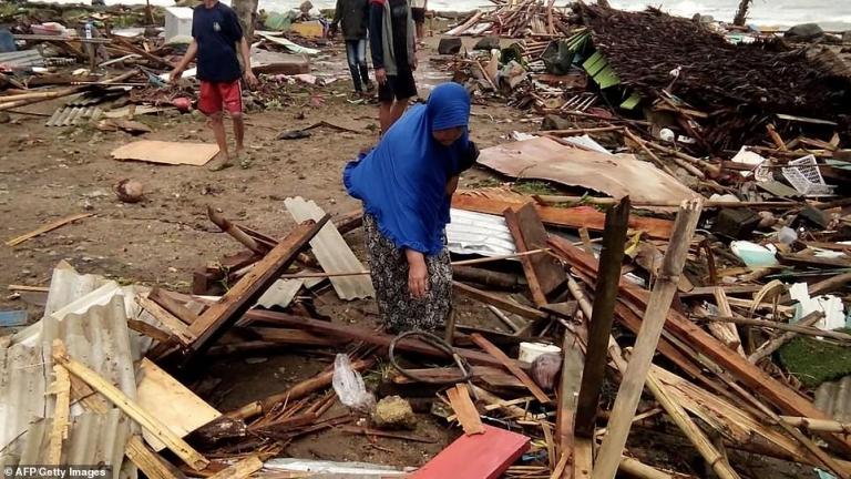 Τσουνάμι  στην Ινδονησία: Αυξήθηκε ο αριθμός των νεκρών 