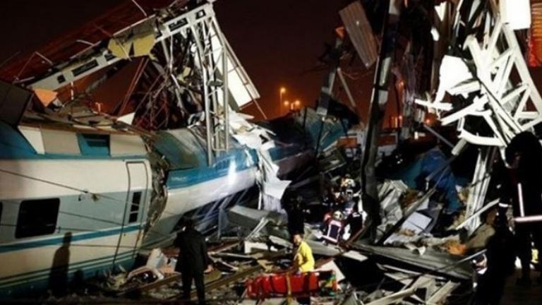 Τουρκία: Πολύνεκρο σιδηροδρομικό δυστύχημα