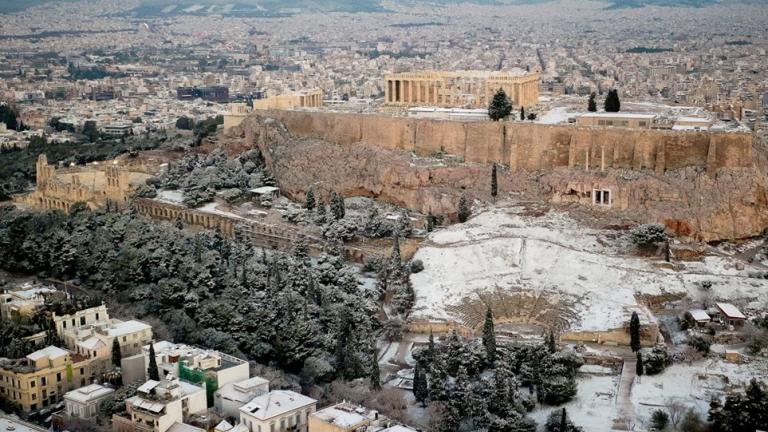 Κακοκαιρία «Τηλέμαχος»: Χιόνια και στην Αθήνα - Πολικές θερμοκρασίες στη Β. Ελλάδα - Πολλά τα προβλήματα