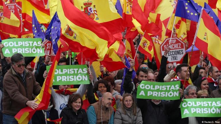  Ξεκινά η δίκη των «12» Καταλανών σε μια κρίσιμη συγκυρία