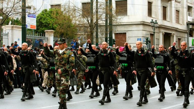 Διαψεύδει το Λιμενικό την απαγόρευση απαγγελίας ύμνων στην παρέλαση
