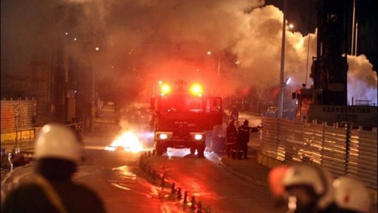 Θεσσαλονίκη: Επίθεση με μολότοφ κατά των αστυνομικών δυνάμεων