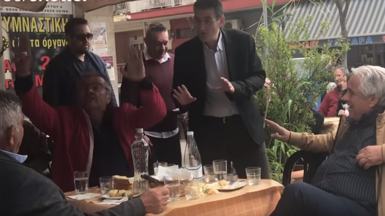Άγριες αποδοκιμασίες του υποψήφιου περιφερειάρχης του ΣΥΡΙΖΑ στην Κεντρική Μακεδονία Χρήστου Γιαννούλη (video)