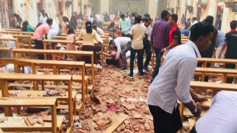 Μπαράζ εκρήξεων σε εκκλησίες και ξενοδοχεία της Σρι Λάνκα - Δεκάδες νεκροί, εκατοντάδες τραυματίες (video)