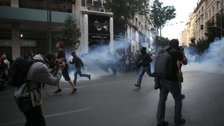 Μπαράζ περιστατικών βίας στην Αθήνα στο όνομα του Δ. Κουφοντίνα