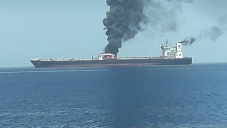 Επίθεση σε δυο δεξαμενόπλοια στον Κόλπο του Ομάν - Το ένα βυθίστηκε
