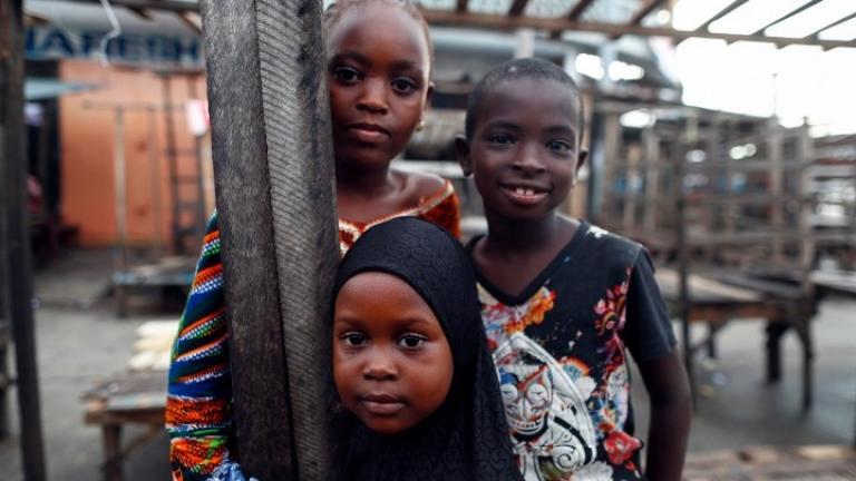 Guardian: Οι μισοί θάνατοι παιδιών στην Αφρική προκαλούνται από την πείνα