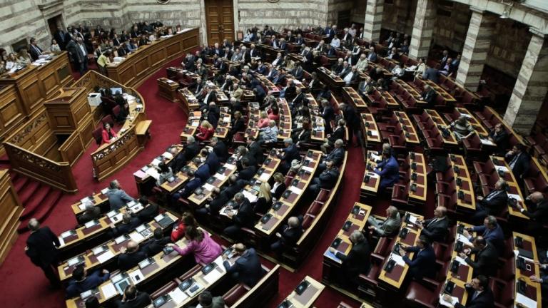 Τζανακόπουλος κατά Τραγάκη και Δημοσχάκη για ρουσφετολογικούς διορισμούς στη Βουλή