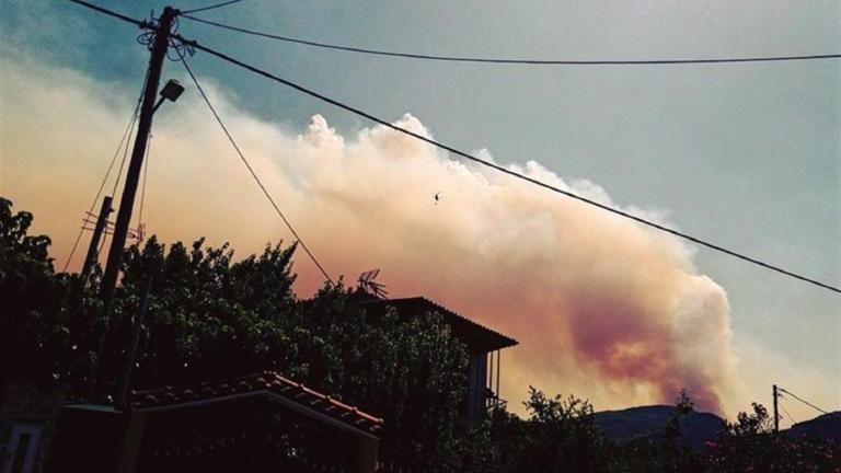 Μαίνεται ανεξέλεγκτη η φωτιά στην Κεντρική Εύβοια-Νέα πύρινα μέτωπα