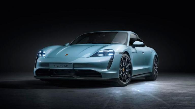 Η νέα ηλεκτροκίνητη Porsche Taycan 4S βάζει «φωτιά» στην άσφαλτο