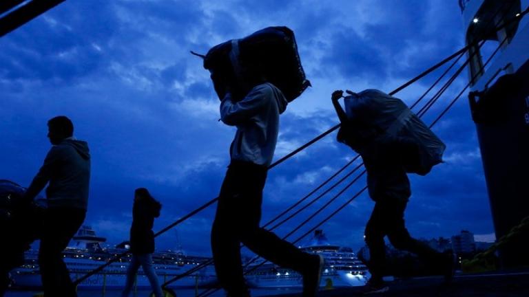 Συνεχίζεται η επιχείρηση αποσυμφόρησης των νησιών και σήμερα με 280 μετανάστες να καταφθάνουν στον Πειραιά