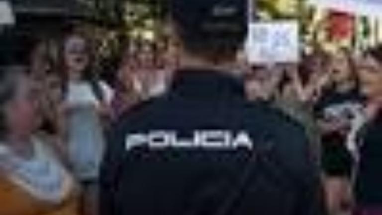 Βαρκελόνη: Δικαστήριο αθώωσε πέντε άνδρες που βίασαν 14χρονο αναίσθητο κορίτσι, αφού "δεν άσκησαν βία"