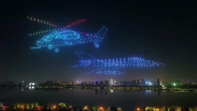 Ένα «αεροπλάνο-φάντασμα» στον νυχτερινό ουρανό